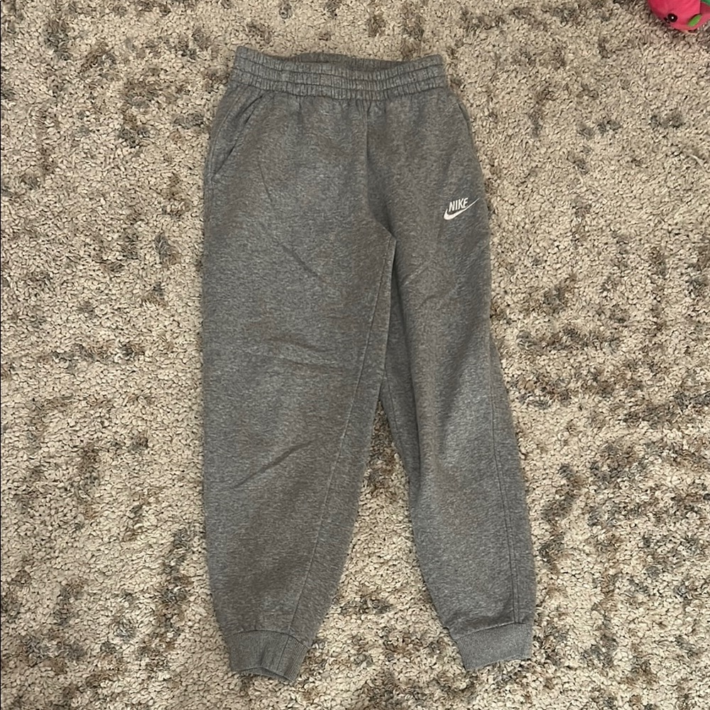 Nike Gray Sweatpants Jogger Style